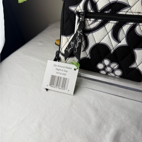 NWT Vera Bradley Night & Day Zip Around Wallet – Retired & Rare - Picture 2 of 11